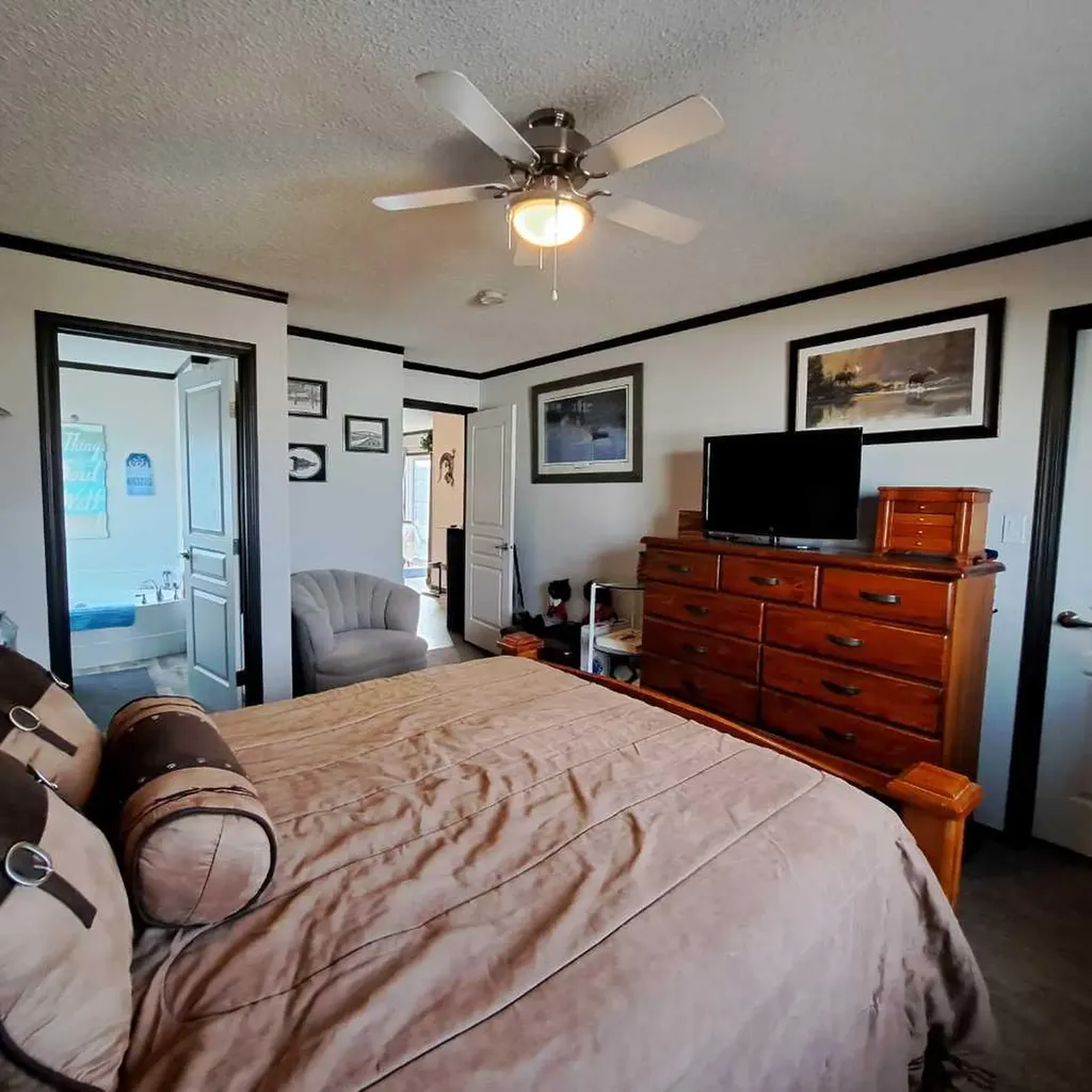 212 Engineer Avenue Coaldale AB T1M 0A9