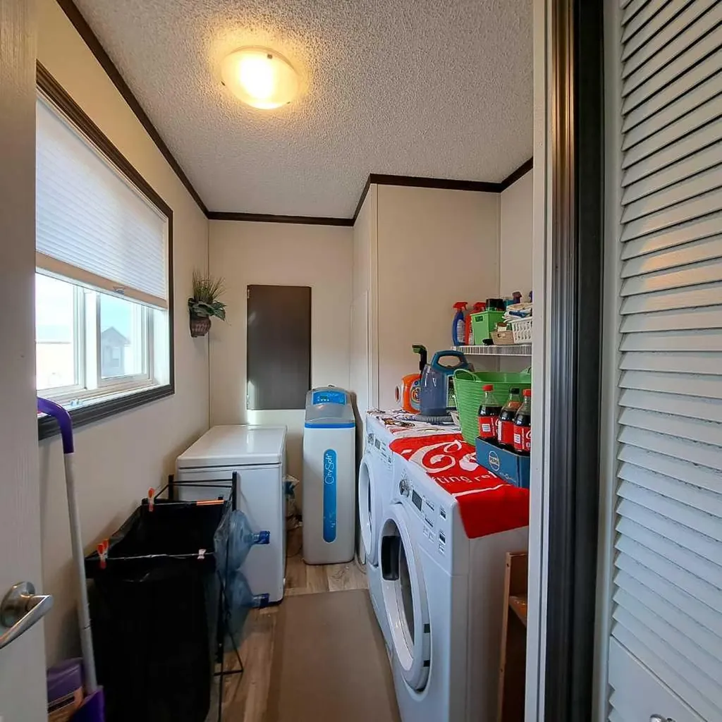 212 Engineer Avenue Coaldale AB T1M 0A9