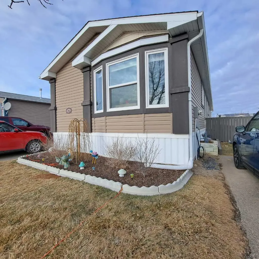 212 Engineer Avenue Coaldale AB T1M 0A9