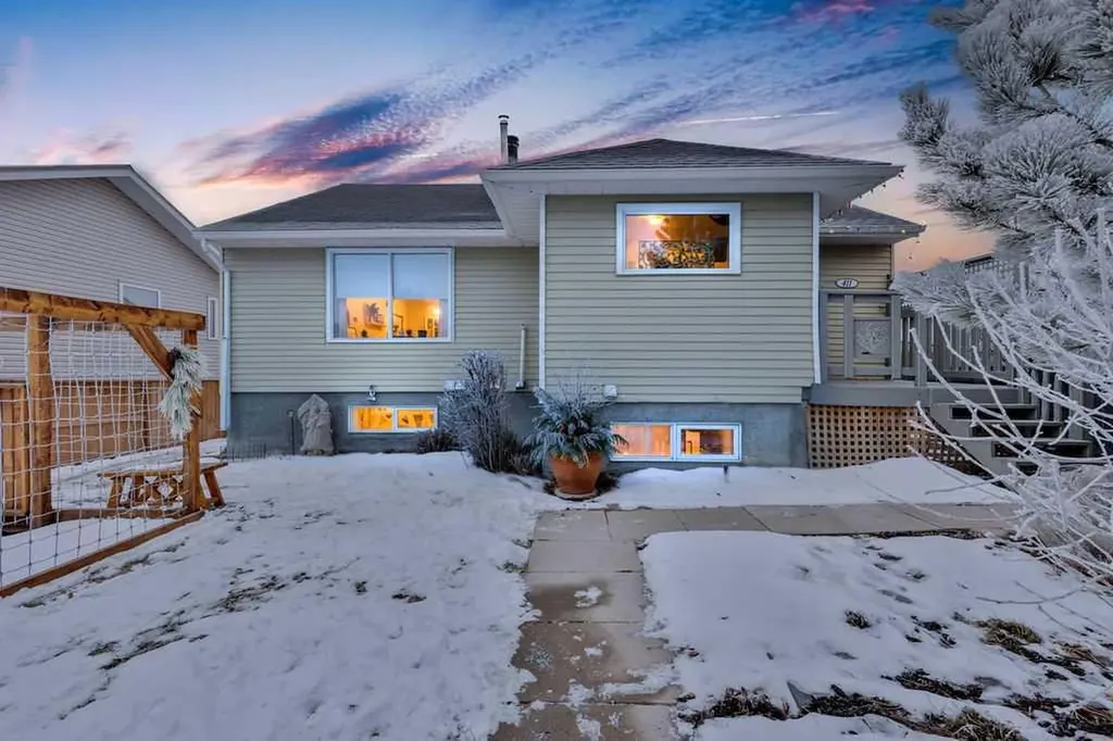 411 Mountain View Place Longview AB T0L 0H0