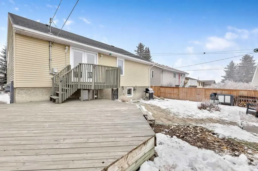 411 Mountain View Place Longview AB T0L 0H0