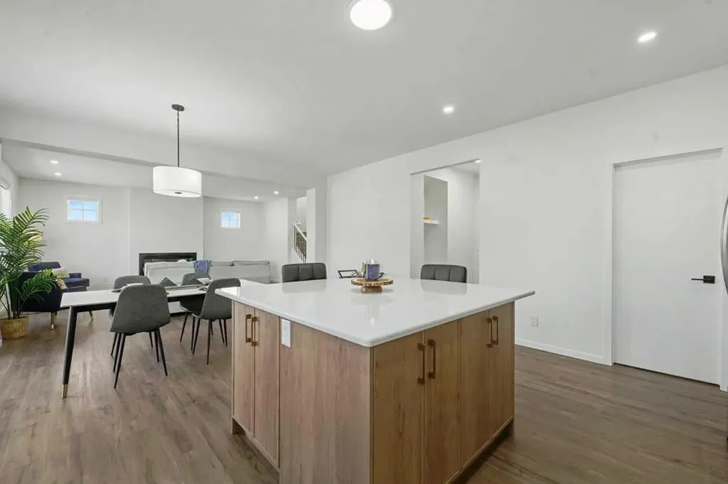 3034 Southwinds Place SW Airdrie AB T4B5T9