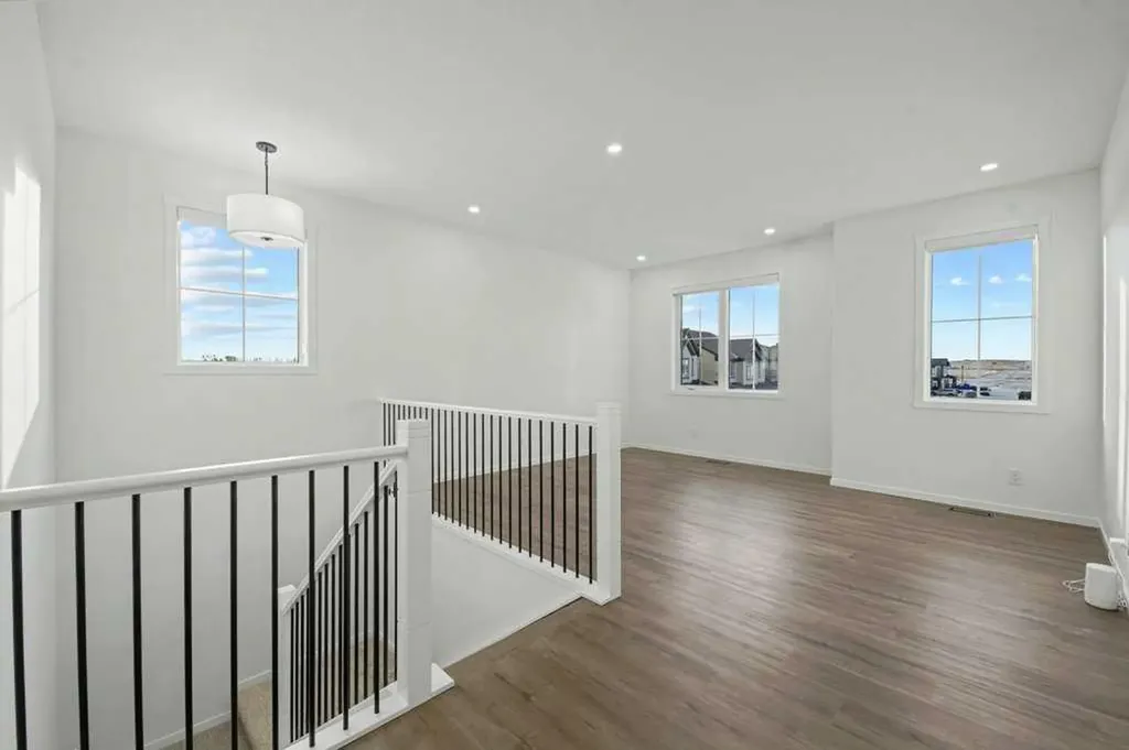 3034 Southwinds Place SW Airdrie AB T4B5T9
