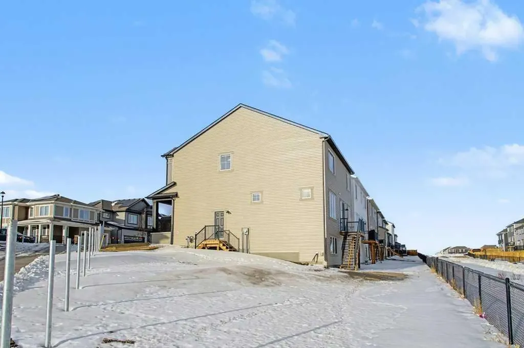3034 Southwinds Place SW Airdrie AB T4B5T9