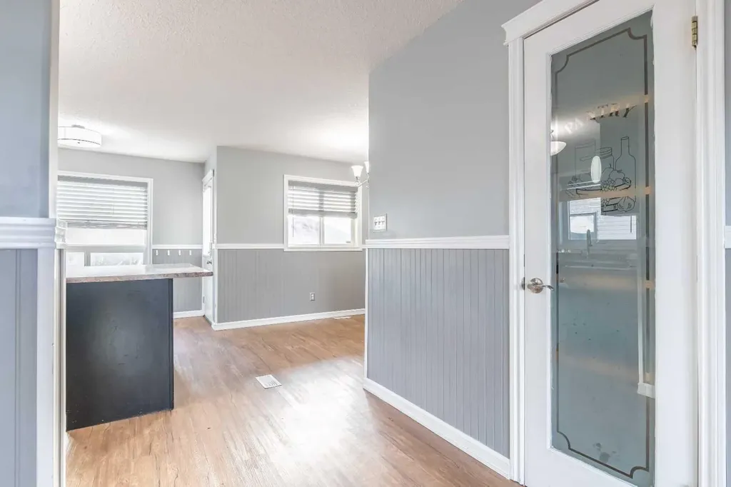 263 Upland Avenue Brooks AB T1R 1K1