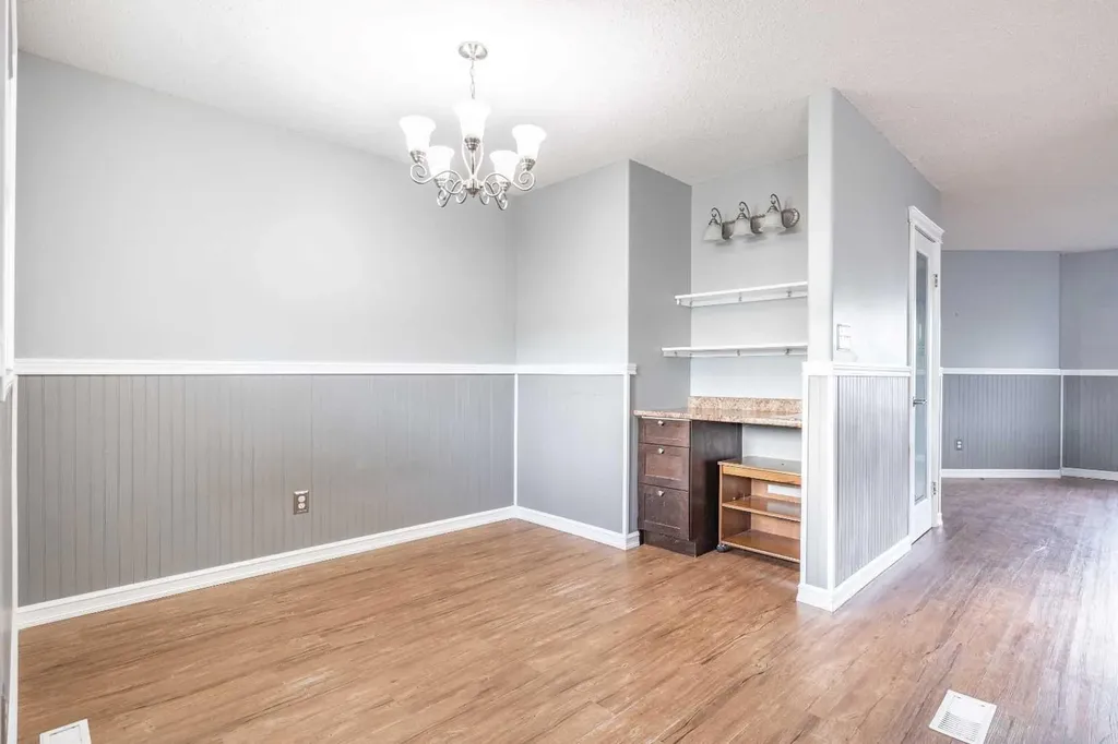 263 Upland Avenue Brooks AB T1R 1K1