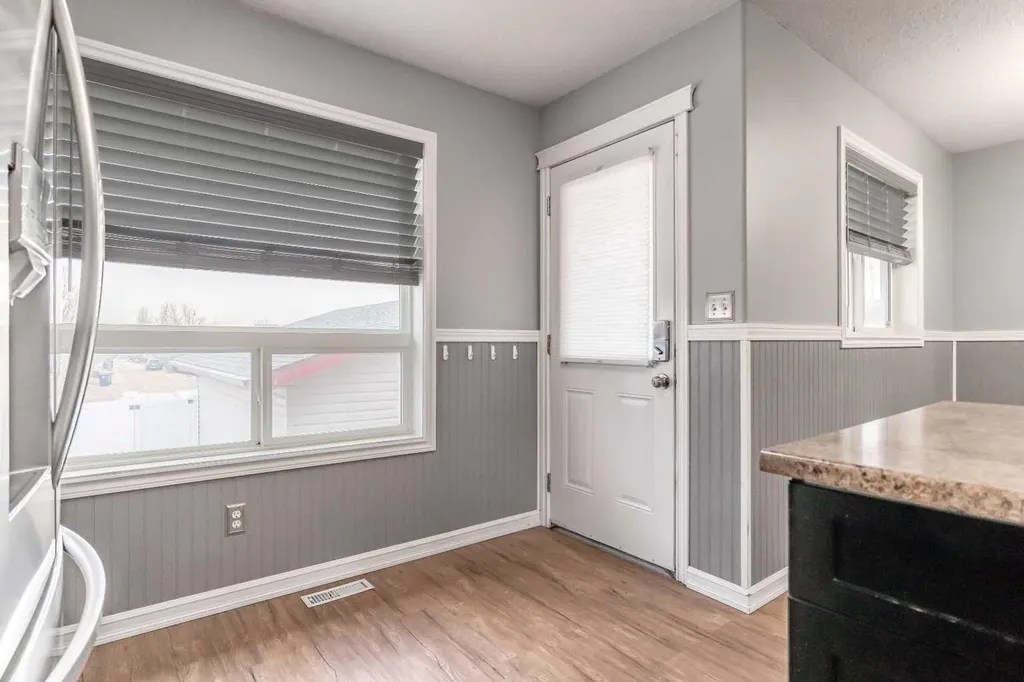 263 Upland Avenue Brooks AB T1R 1K1