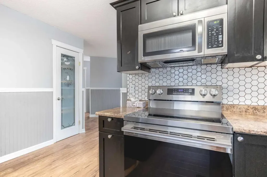 263 Upland Avenue Brooks AB T1R 1K1