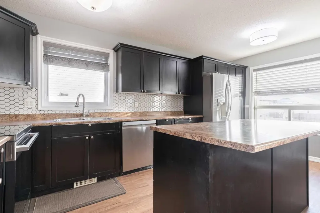 263 Upland Avenue Brooks AB T1R 1K1