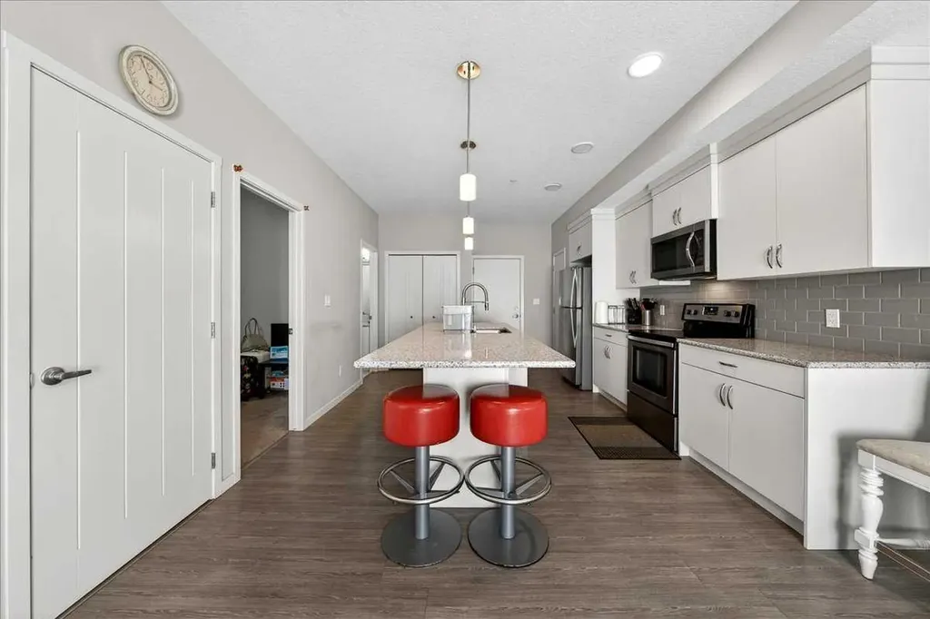 20 Seton Park SE Calgary AB T3M2V4