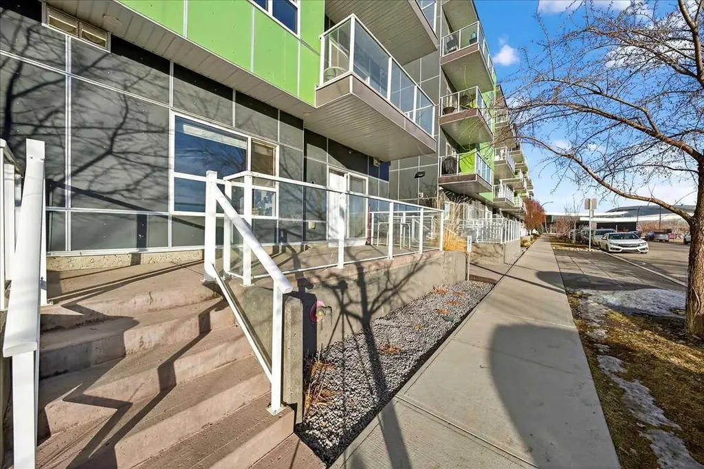 20 Seton Park SE Calgary AB T3M2V4