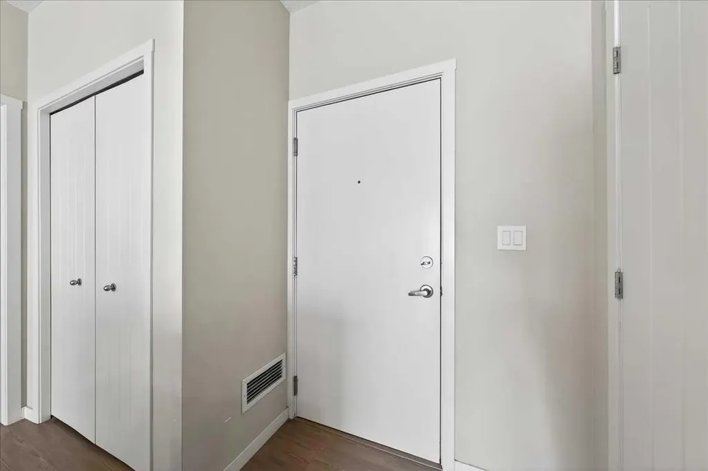20 Seton Park SE Calgary AB T3M2V4
