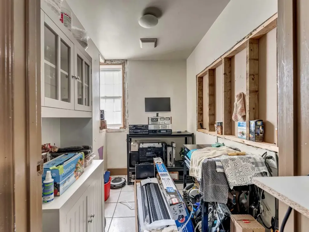 339 North Railway Street SE Medicine Hat AB T1A 2Z1