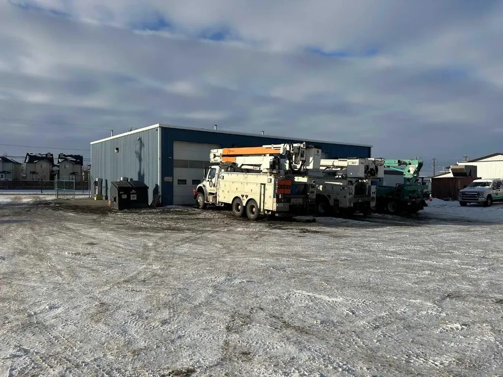414 21 Street SE High River AB T1V 2A7