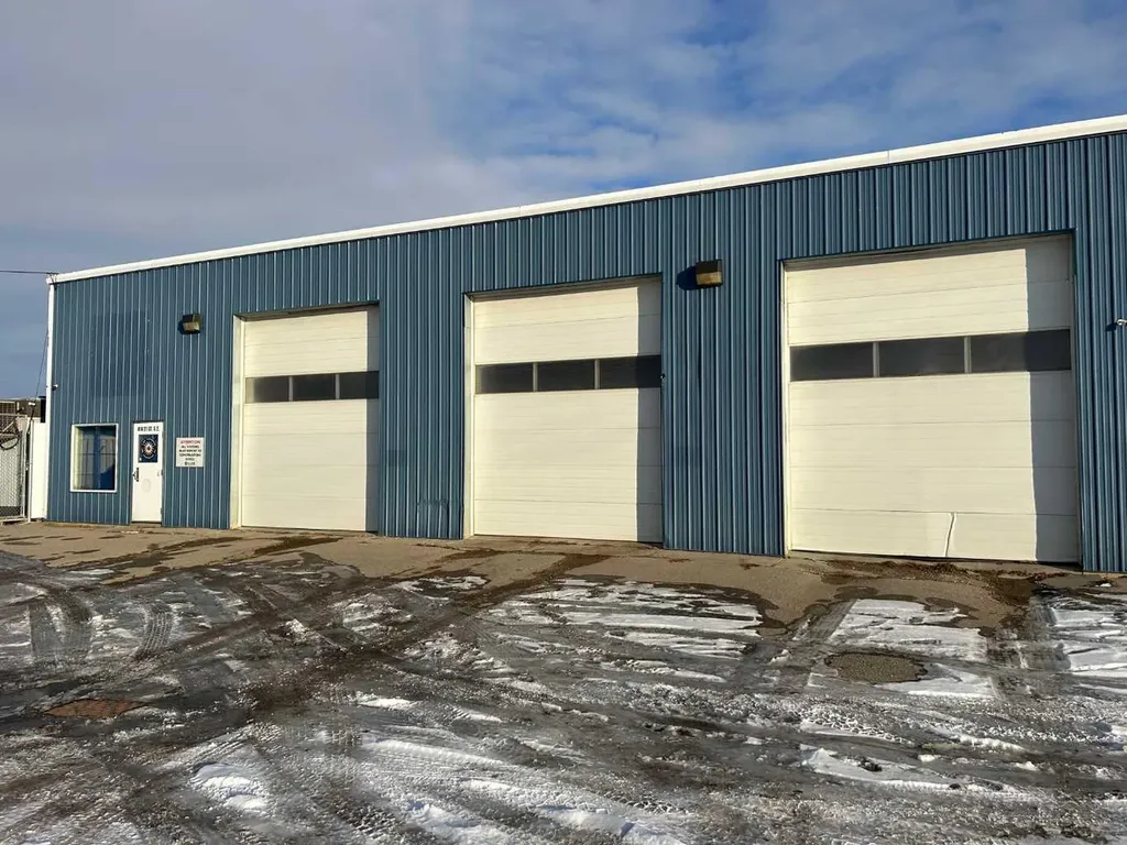 414 21 Street SE High River AB T1V 2A7