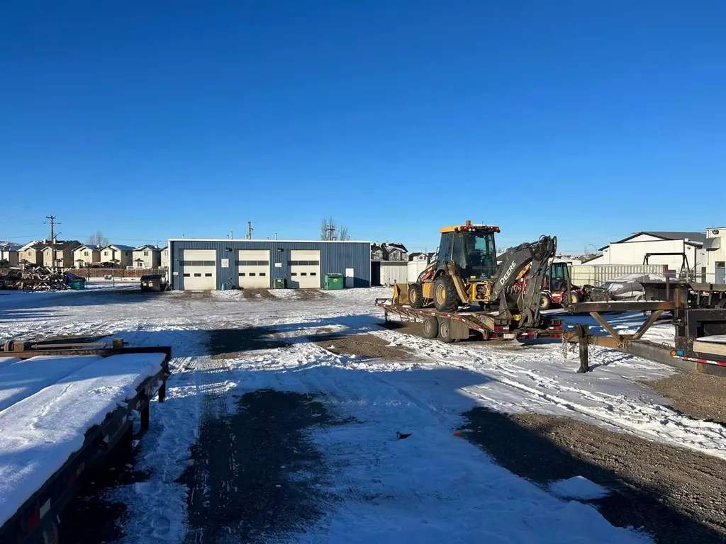 414 21 Street SE High River AB T1V 2A7