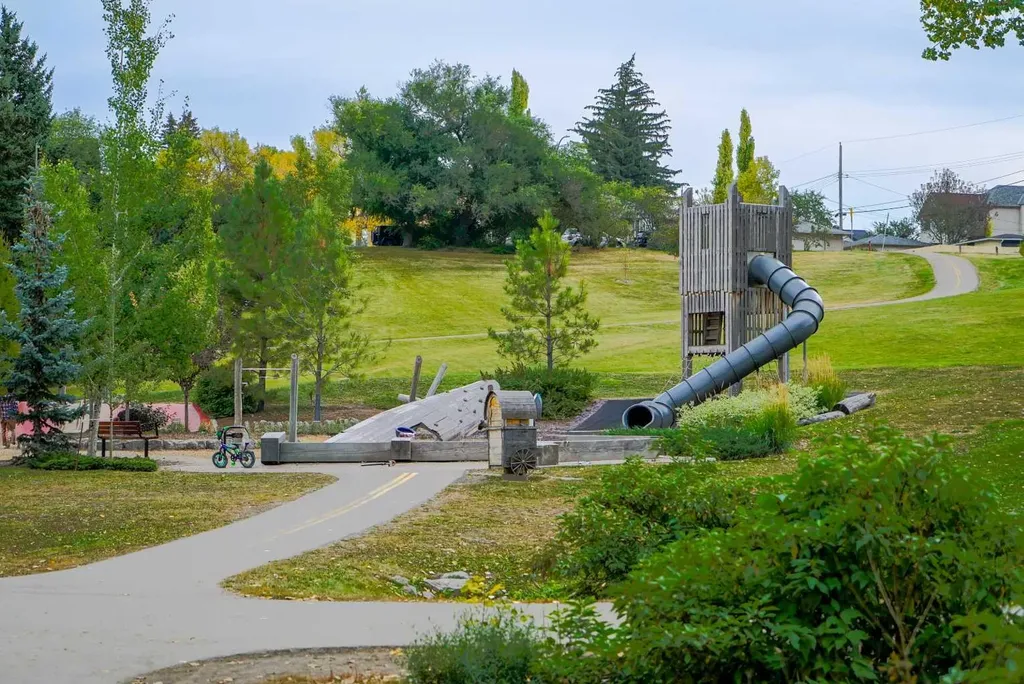 825 21 Avenue NW Calgary AB T2M 1K5