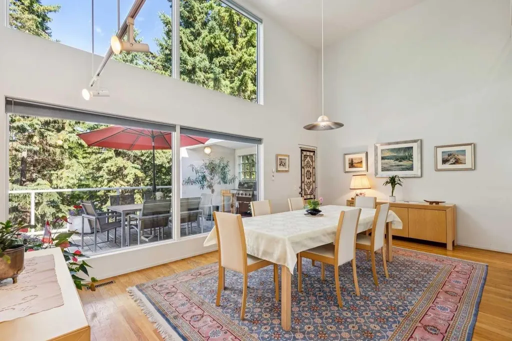 914 7a Street NW Calgary AB T2M3J3