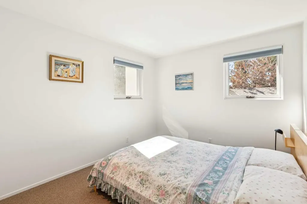 914 7a Street NW Calgary AB T2M3J3