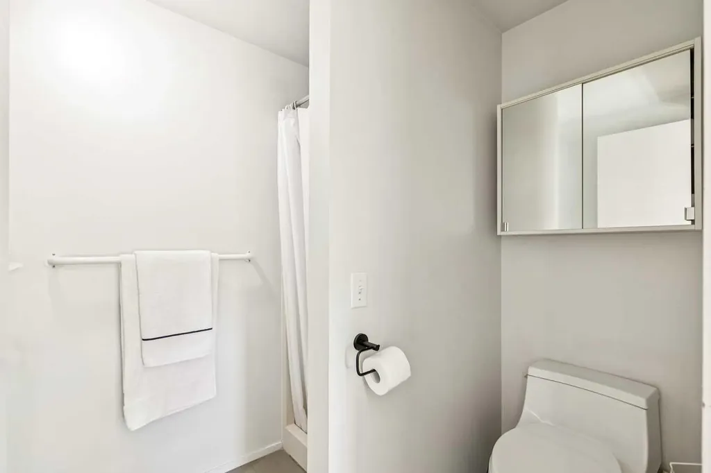 914 7a Street NW Calgary AB T2M3J3