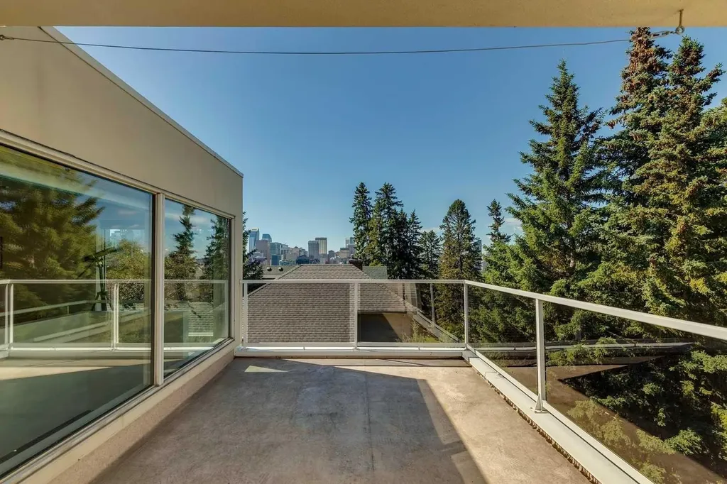 914 7a Street NW Calgary AB T2M3J3