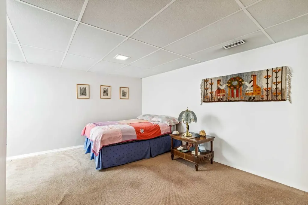 914 7a Street NW Calgary AB T2M3J3
