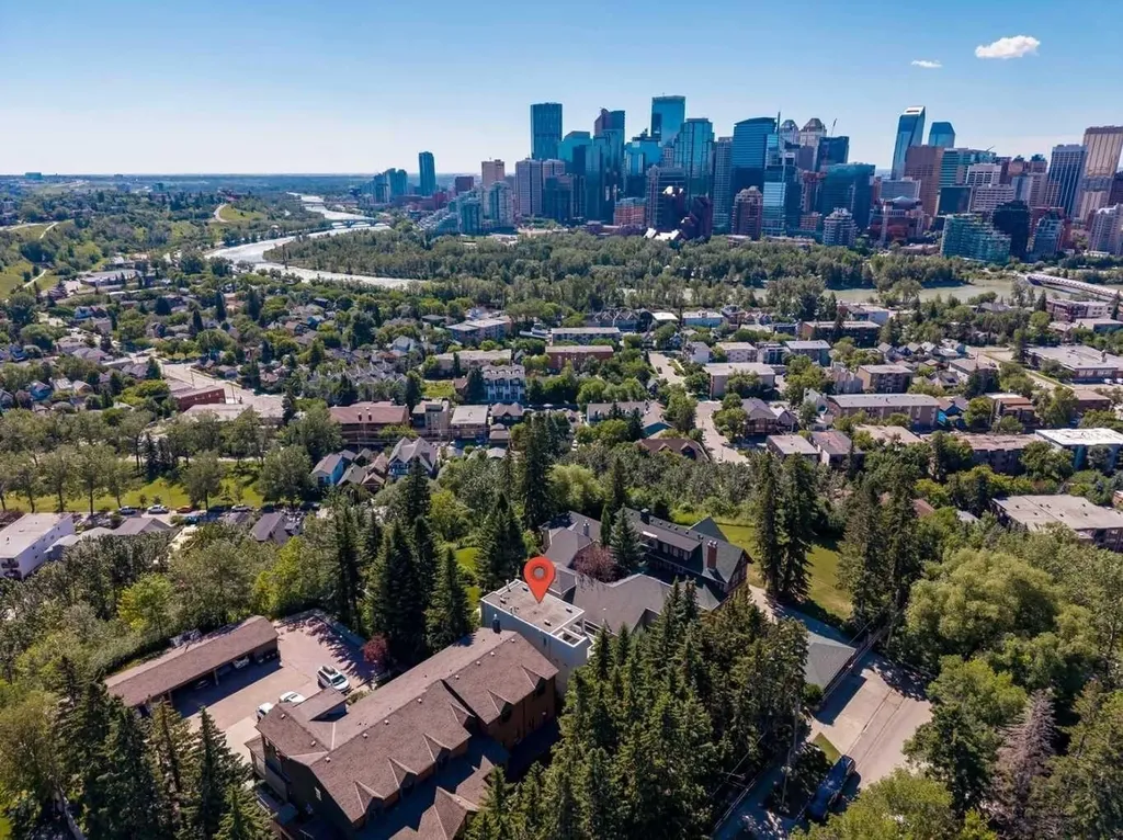 914 7a Street NW Calgary AB T2M3J3