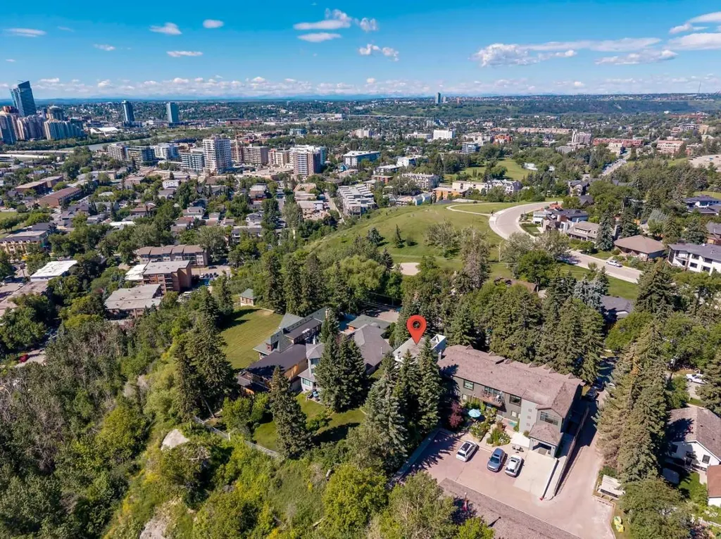 914 7a Street NW Calgary AB T2M3J3