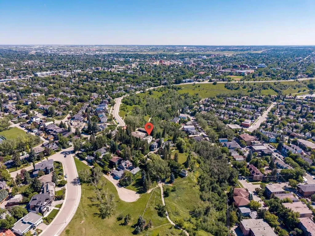 914 7a Street NW Calgary AB T2M3J3