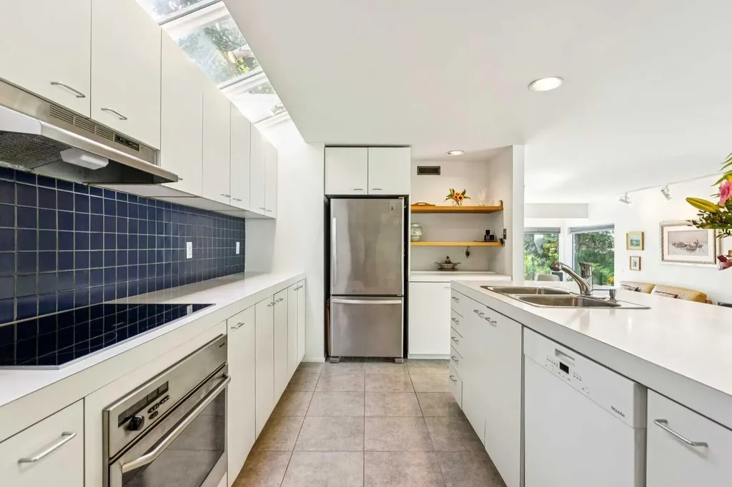 914 7a Street NW Calgary AB T2M3J3
