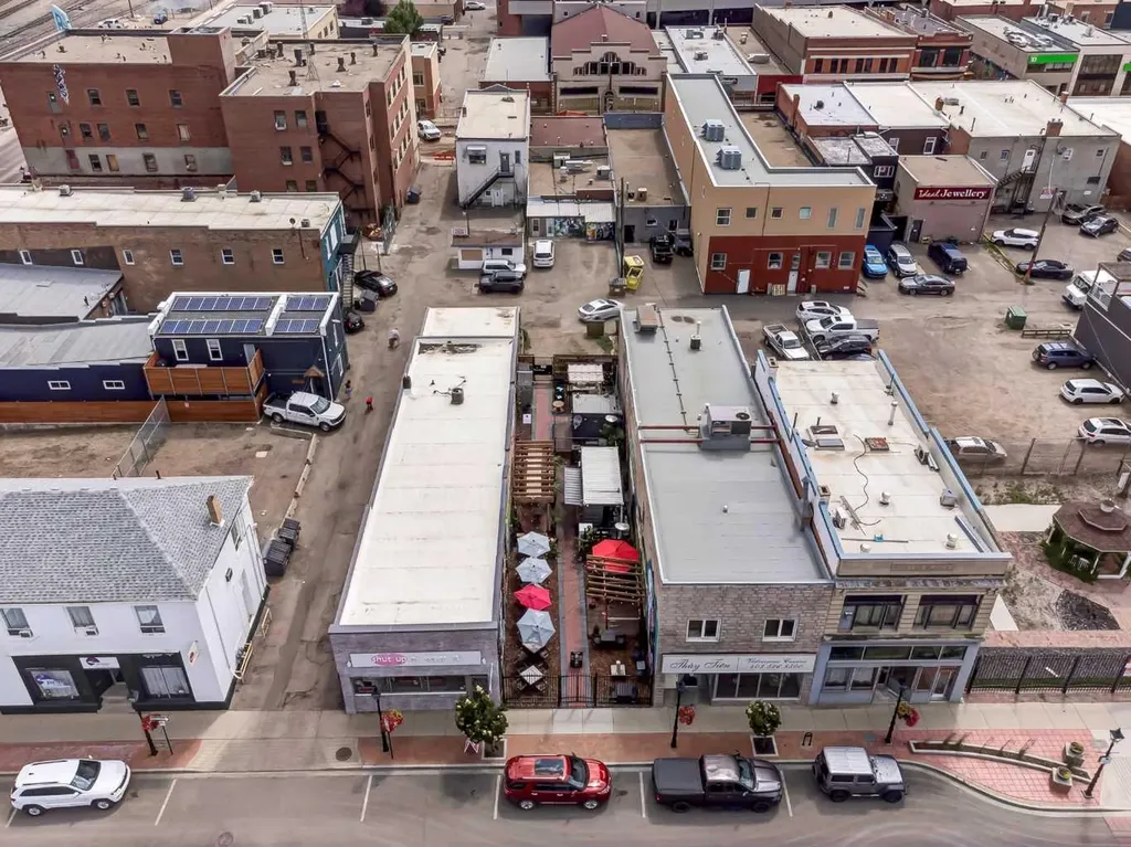 651 2 Street SE Medicine Hat AB T1A 0C8