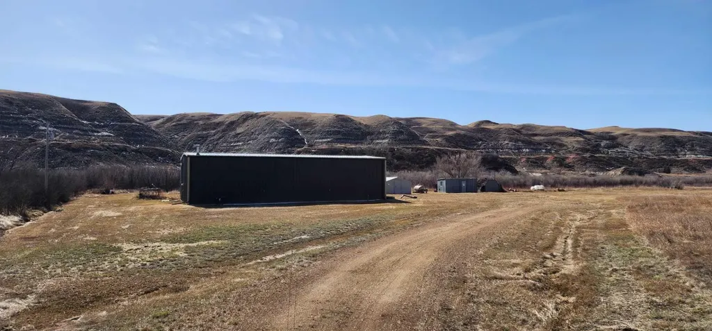 5235 Highway 10 Drumheller AB T0J 0Y0