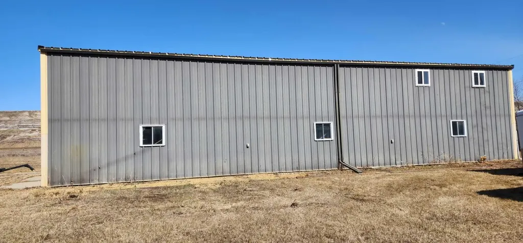5235 Highway 10 Drumheller AB T0J 0Y0