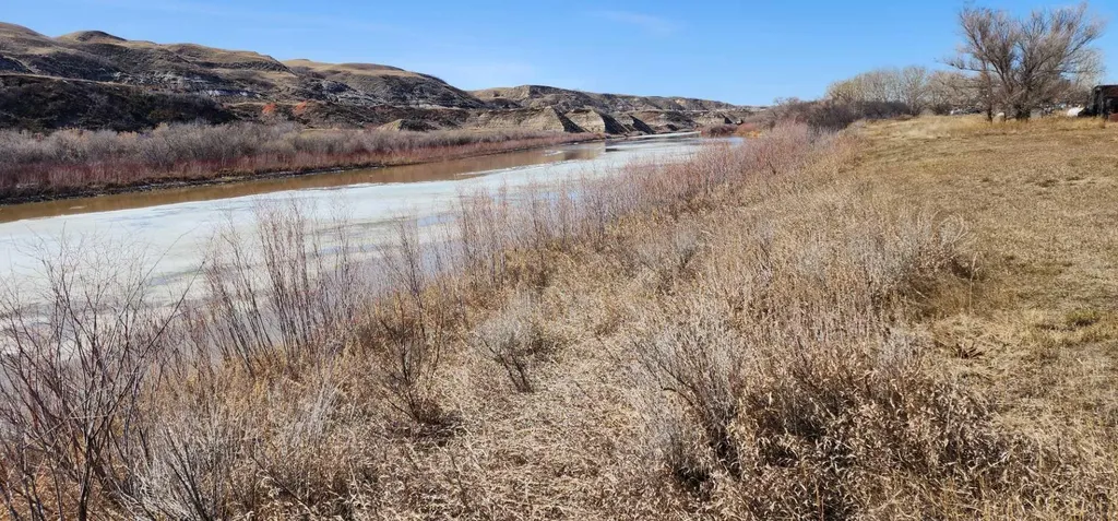 5235 Highway 10 Drumheller AB T0J 0Y0