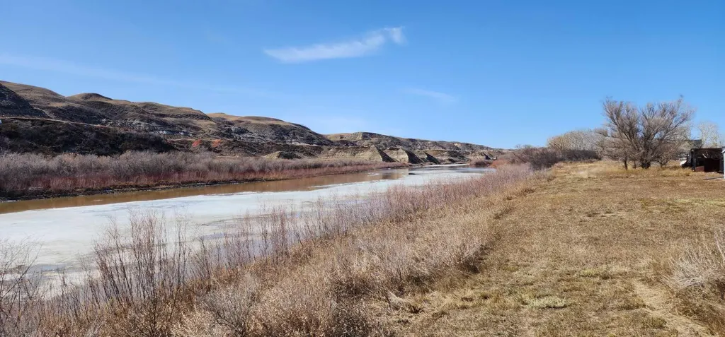 5235 Highway 10 Drumheller AB T0J 0Y0