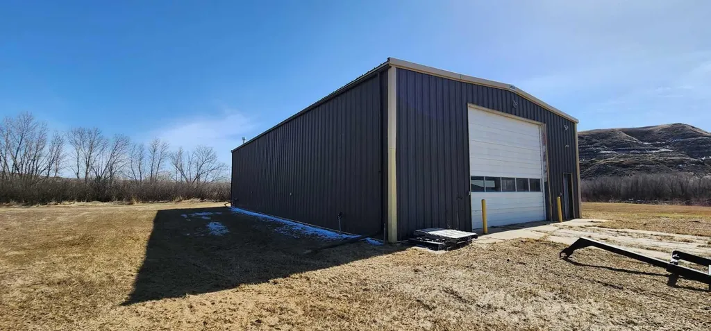 5235 Highway 10 Drumheller AB T0J 0Y0