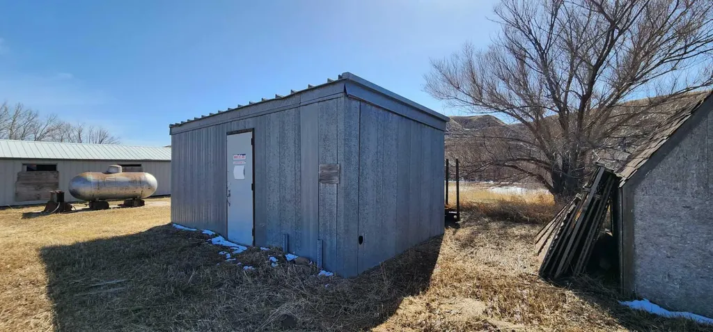 5235 Highway 10 Drumheller AB T0J 0Y0