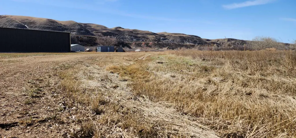 5235 Highway 10 Drumheller AB T0J 0Y0