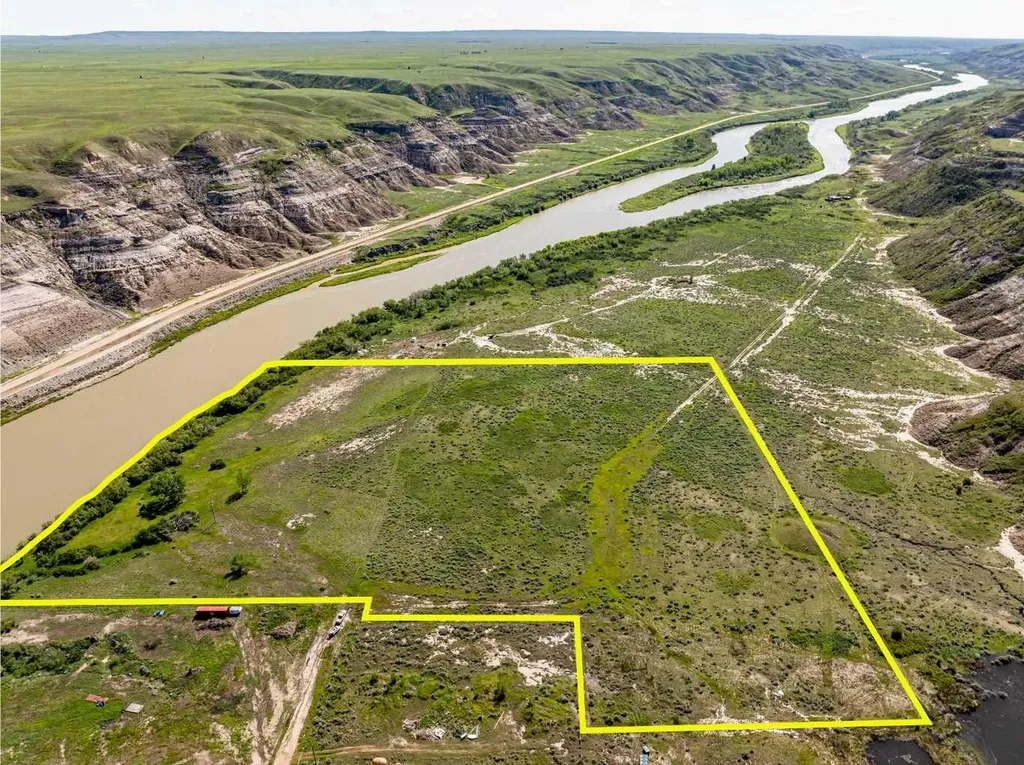 4;18;27;21;N Lot 6 & 10 Drumheller AB T0J 0Y0