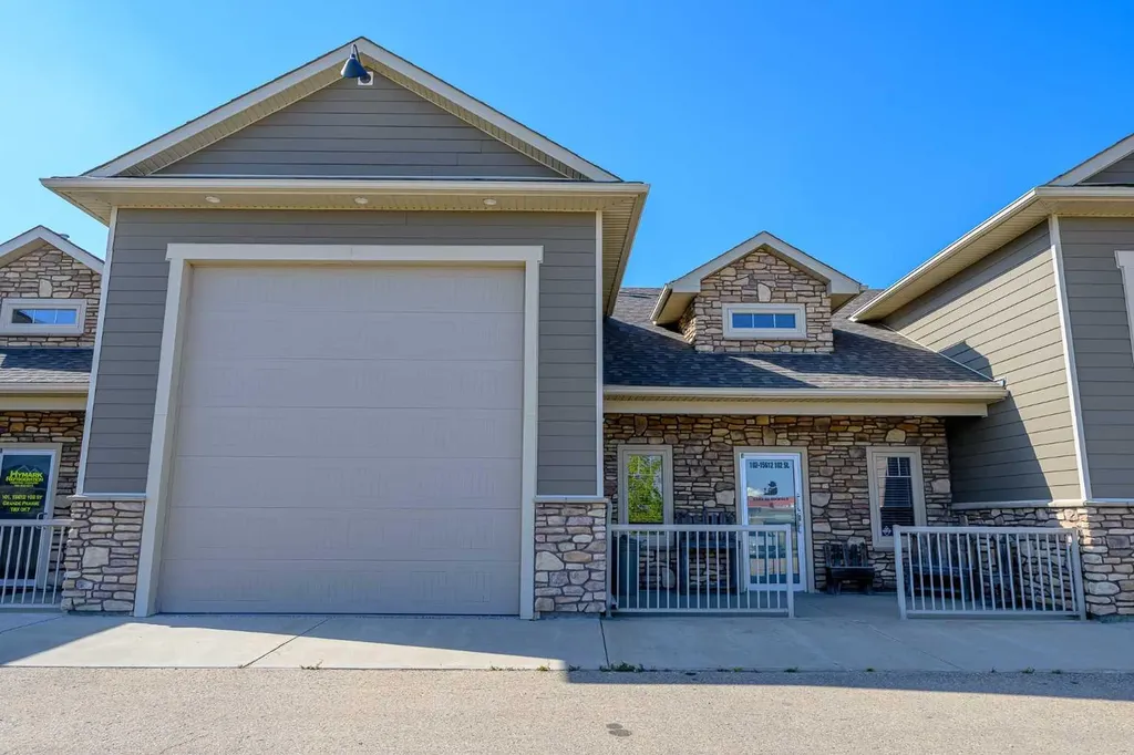 15612 102 Street Clairmont AB T8X 0K7
