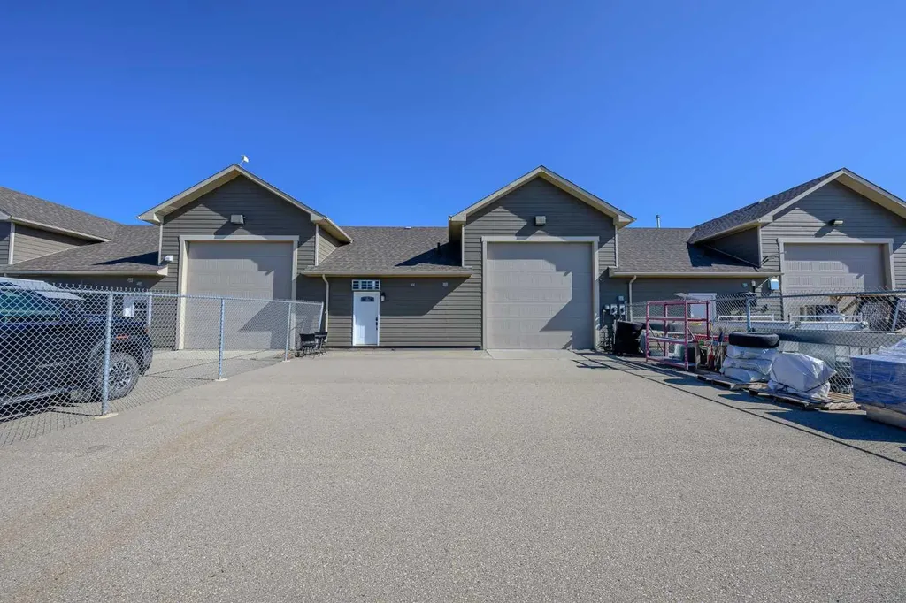 15612 102 Street Clairmont AB T8X 0K7