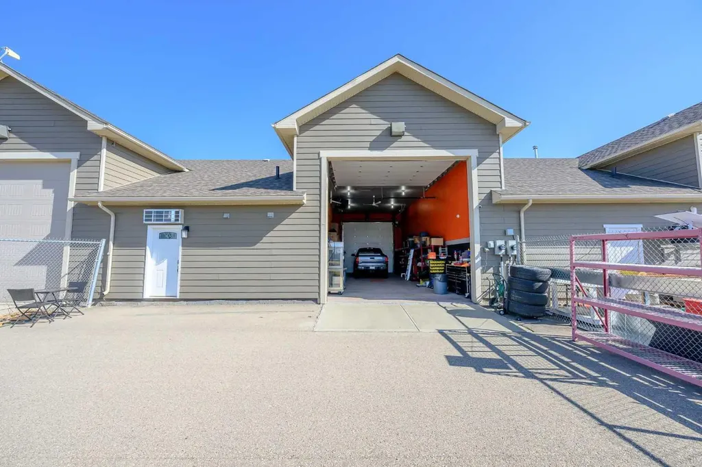 15612 102 Street Clairmont AB T8X 0K7