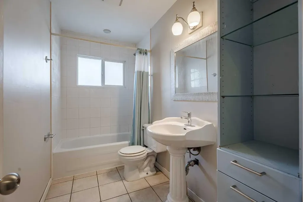 3152 Blakiston Drive NW Calgary AB T2L 1L8