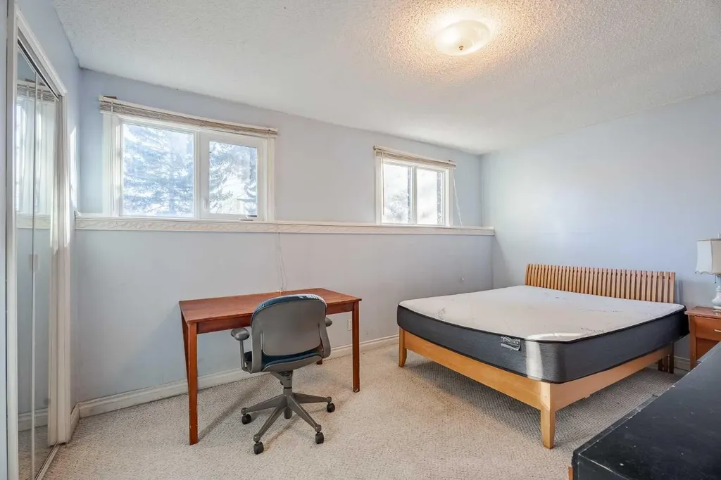 3152 Blakiston Drive NW Calgary AB T2L 1L8