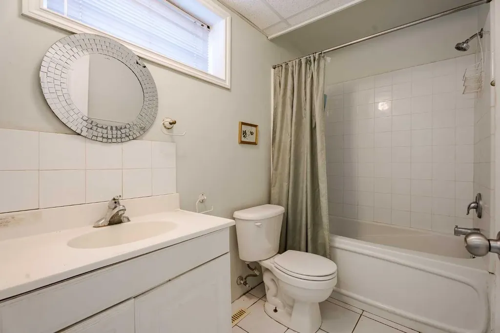 3152 Blakiston Drive NW Calgary AB T2L 1L8