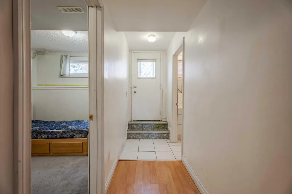 3152 Blakiston Drive NW Calgary AB T2L 1L8