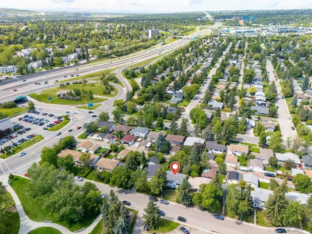 3152 Blakiston Drive NW Calgary AB T2L 1L8