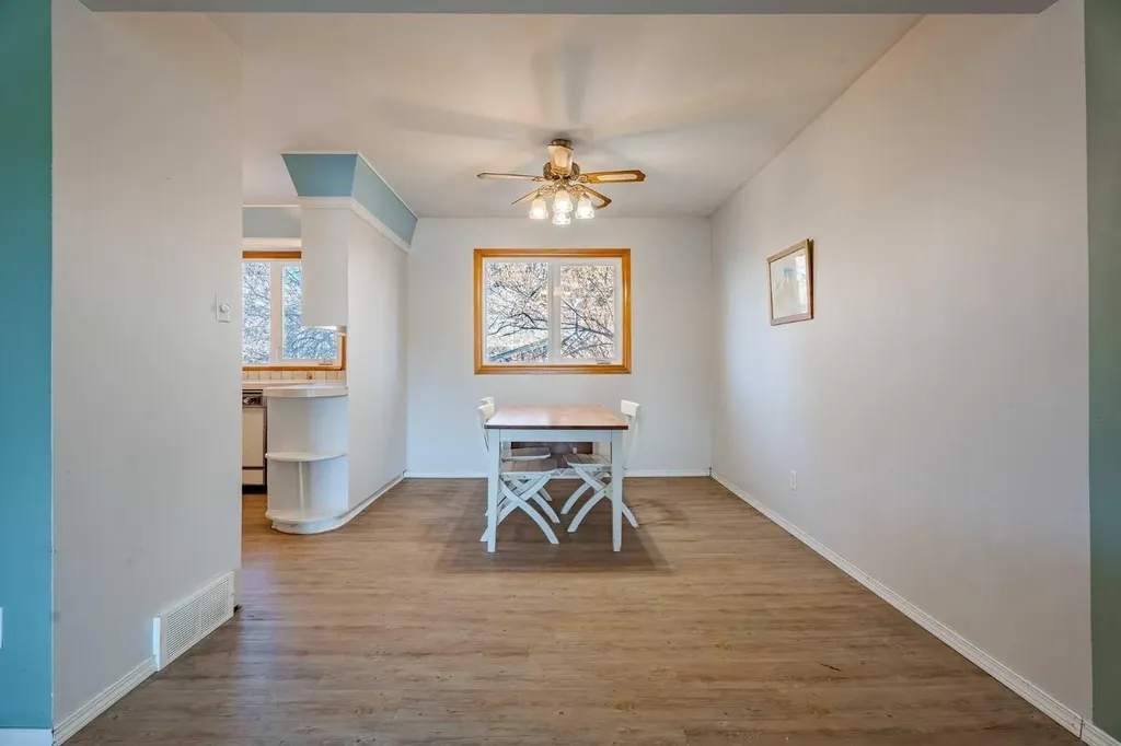 3152 Blakiston Drive NW Calgary AB T2L 1L8