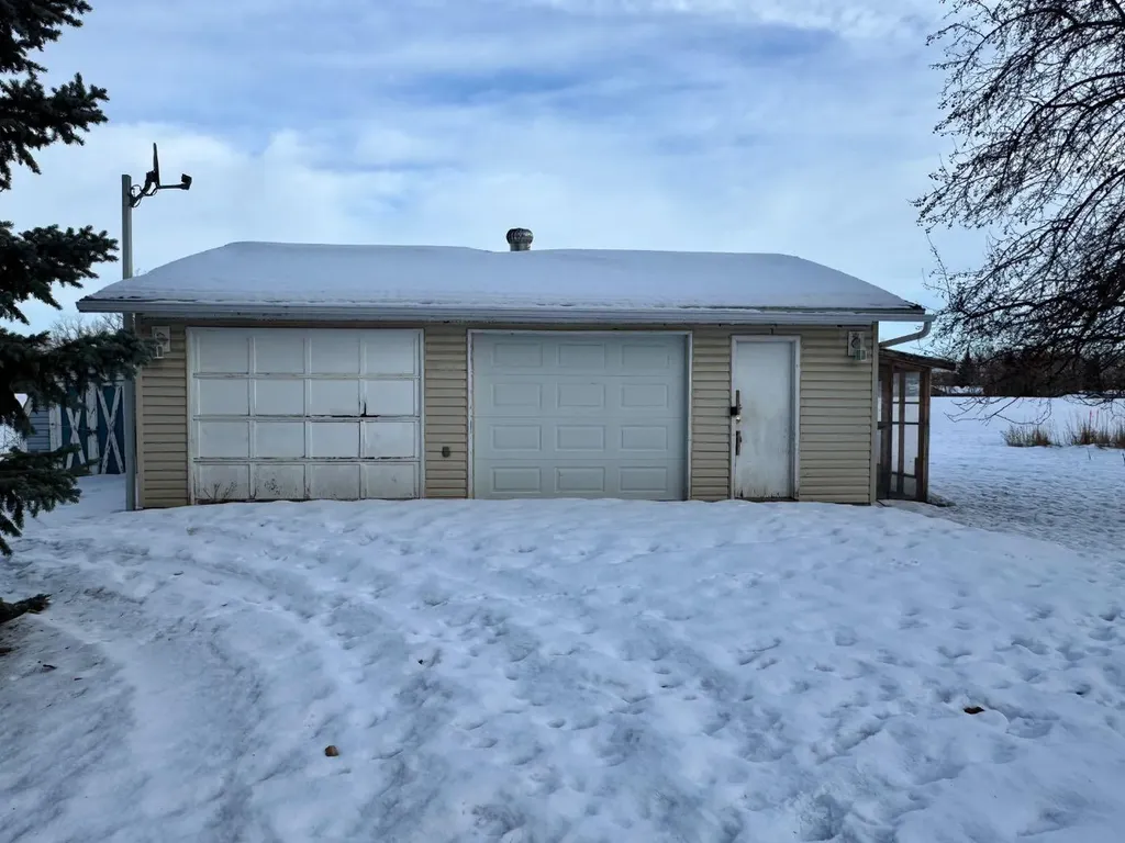 170 9 Street NW Drumheller AB T0J 0Y1