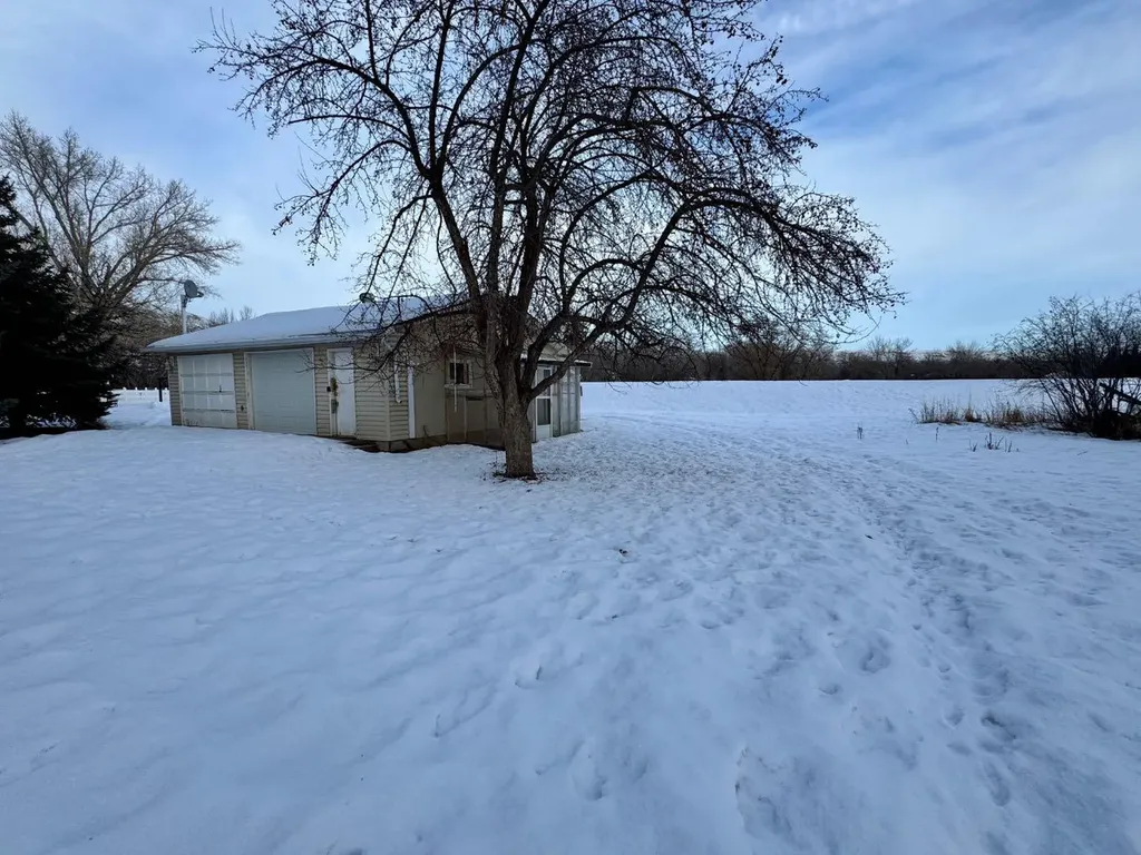 170 9 Street NW Drumheller AB T0J 0Y1
